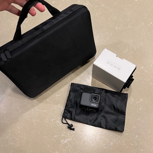 GoPro Hero 7 Silver Bundle (Never Used) - Picture 6 of 8